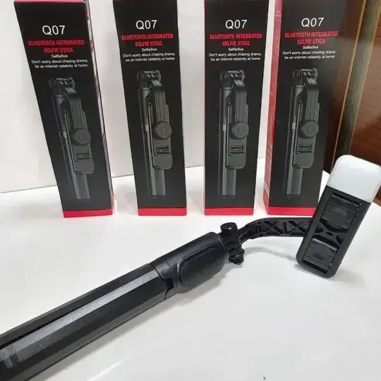 4403be84-df81-4271-9011-4a43084c76ee.webp Q07 Selfie Stick Tripod with Fill Light & Remote