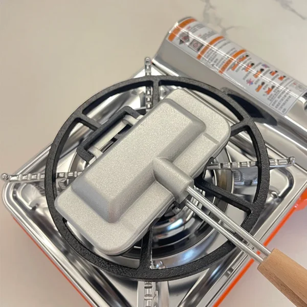Premium Gas Stove Hot Sandwich Maker with Wooden Handle
