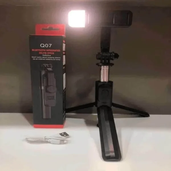 cd36d838-6730-4090-b6eb-37a5c5d4941f.webp Q07 Selfie Stick Tripod with Fill Light & Remote