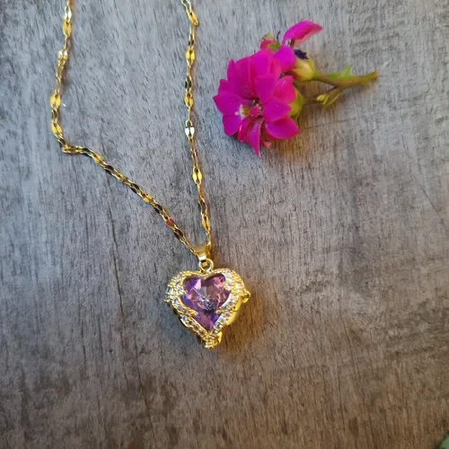 d5ce541f-3409-439f-bd19-758421e7879f.webp Crystal Purple Heart Pendant Gold Chain Necklace